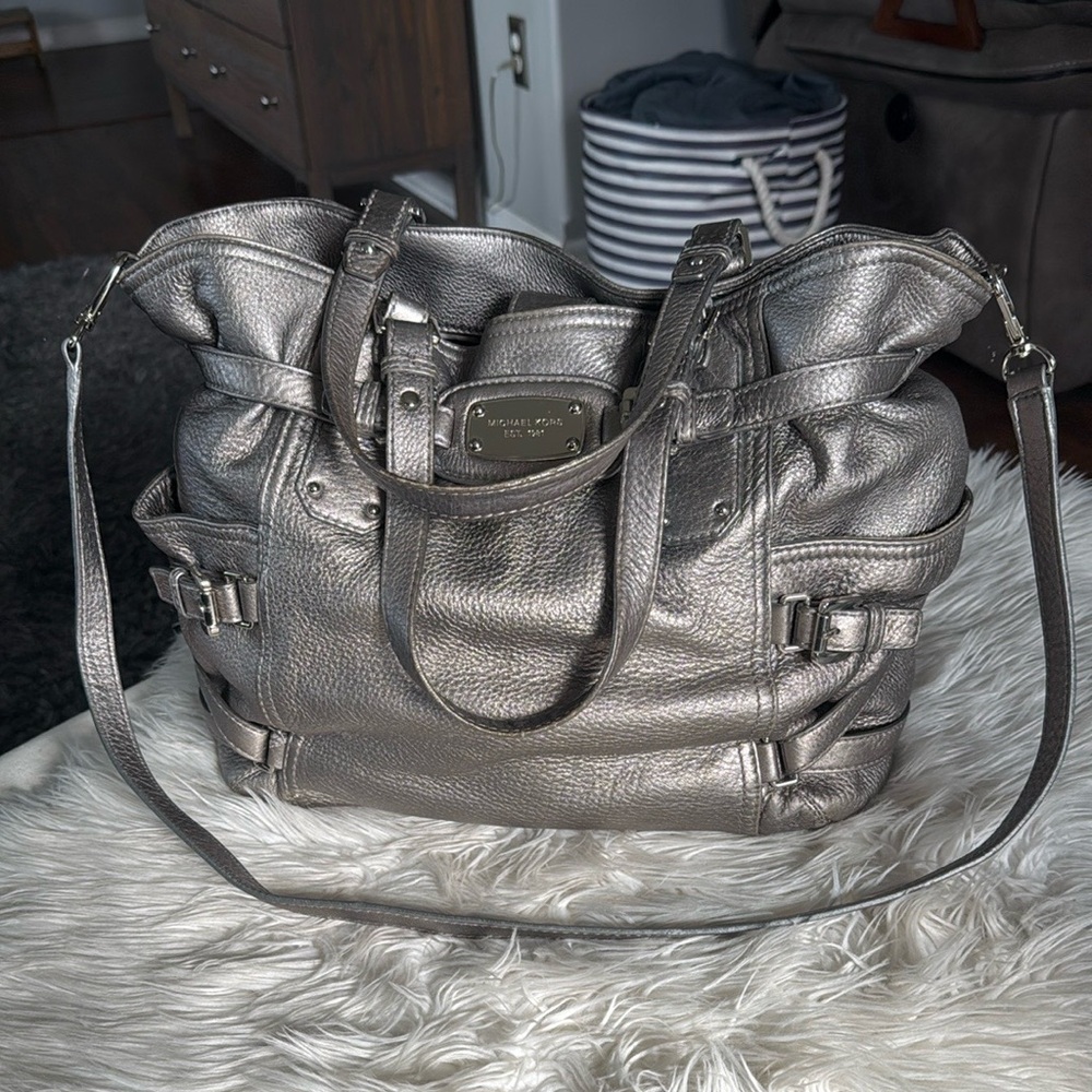 🩶 Michael Kors Gansevoort Gunmetal LG N/S Tote 🩶